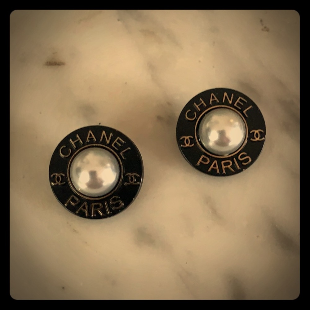 2 vintage Chanel buttons
